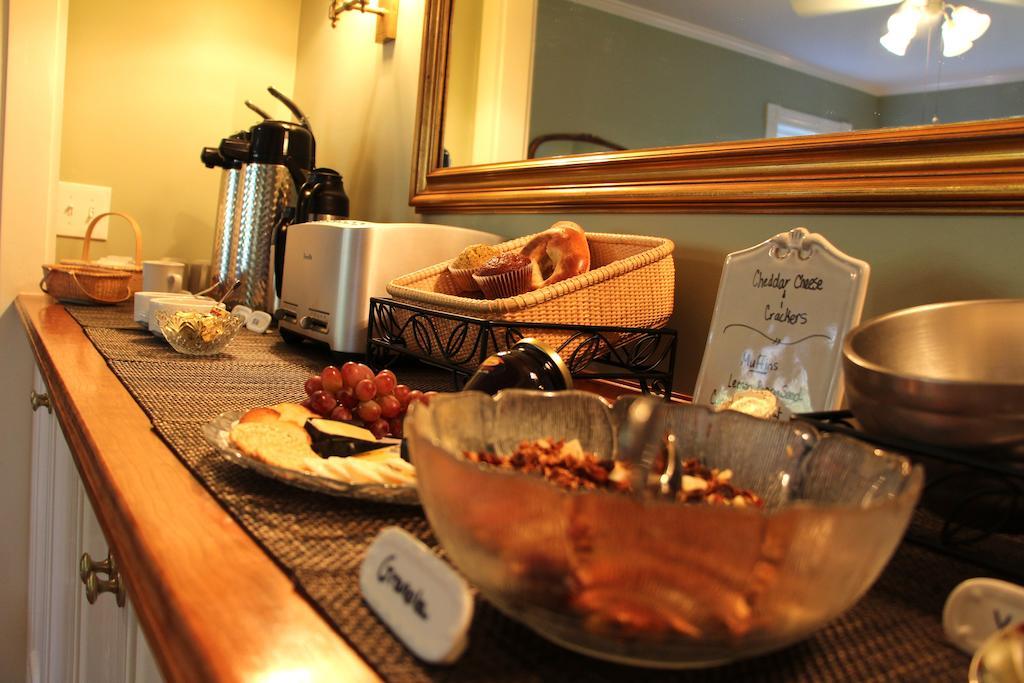 Brass Lantern Inn Nantucket Exterior photo