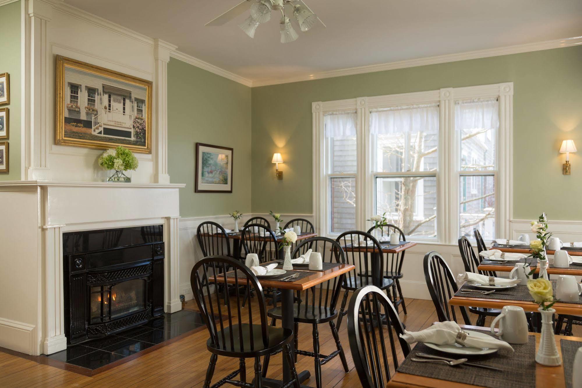 Brass Lantern Inn Nantucket Exterior photo